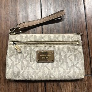 Michael Kors Wristlet
